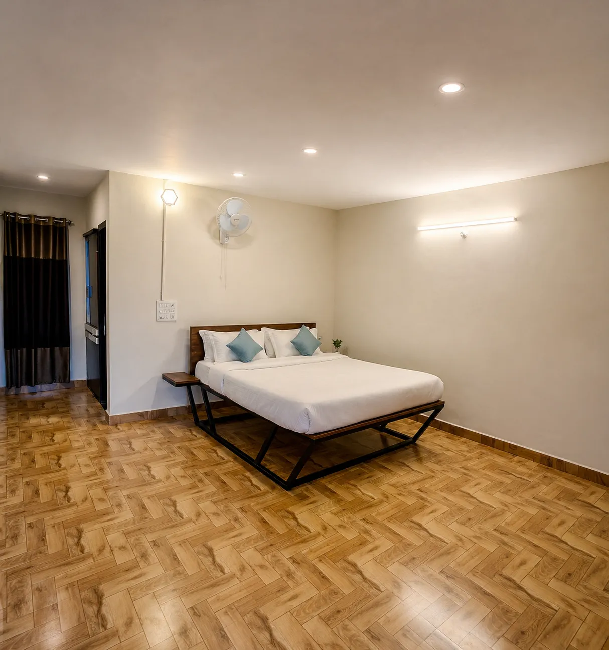 2-Pax Room